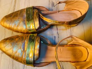 Women Golden Flats Party Wear🦋