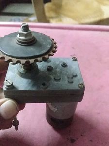 Square Box Geared Motor 200 RPM Heavy Torque