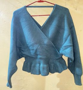 Woolen sweater With Waistband.