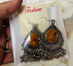 Fashion Dangle Earrings Only 1 Pair
