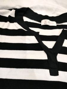 Korean Black &amp; White Striped V Neck Rib Top