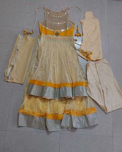 Mastani Suit