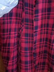 Red And Black Women&#39;s Shirt