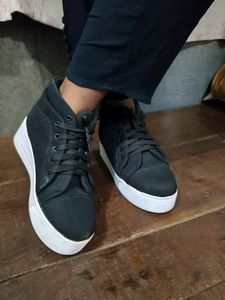 Black Shoes