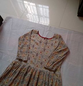 Nayara Cut Kurti