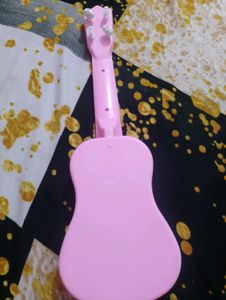 Baby pink gitar