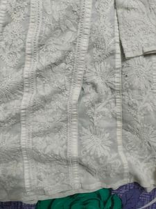 White Chickenkari Short Kurti / Tunuc