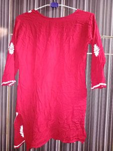 Maroon Chikankari Kurti💫