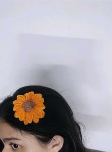 Sunflower Pipe Cleaner Hairclip