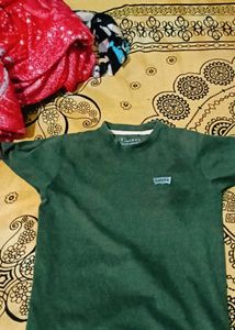 Levi's Green Crewneck Tee - Size Medium