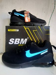 Stylish Black Casual Shoes Size 6,7,8,9.