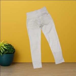 Women withe skinny jeans 30 (O-79)