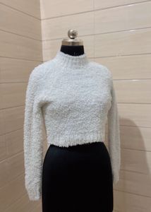 FOREVER 21 fluffy knit crop sweater top for wonen