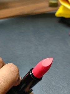 Nykaa So Matte Pink Brat Lipstick