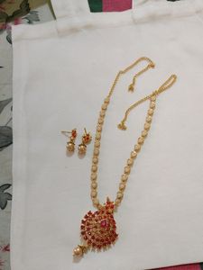 Beautiful Necklace Set Golden Red Stone
