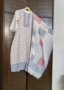 Women Off White Printed Kurta Set
