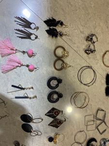 29 Pairss Of Earings