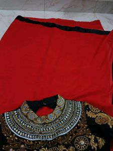 Saree With Velvet Border And Blouse