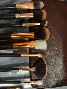Makeup Brush Set and Pouch + Concealer Palette