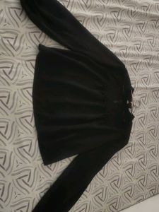 Black ⚫top
