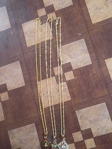 Beautiful Pendant With Chain