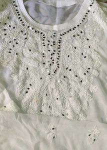 Chikenkari kurti