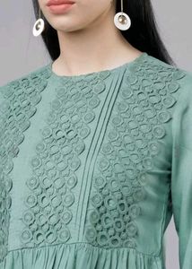 Women Green Solid Peplum Top