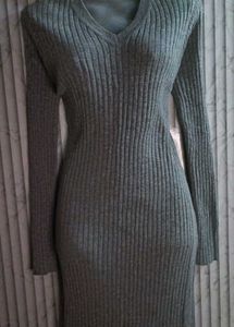 Elegant Gray Knit Midi Dress