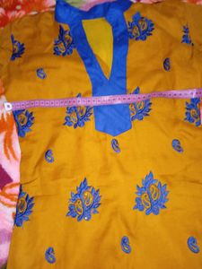 It Is A Beautiful Kurthi....And Good Condition 🥰