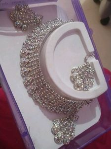 New Neck Set(Never Used)