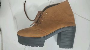 Women&#39;s Brown Heeled Boots