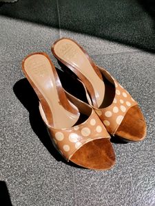 WOODEN HEELS