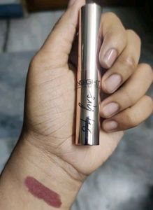 Insight- Stay Basic Matte Non transfer Lipstick