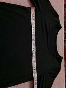 UNIQLO HEATTECH Black Tshirt