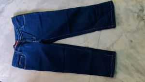 Women Relax Fit Capri Jeans
