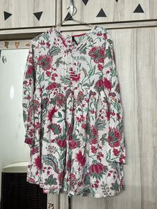 Women White Kurti Here&amp;now
