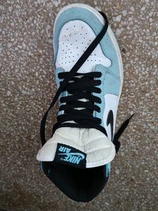 Sports Shoes