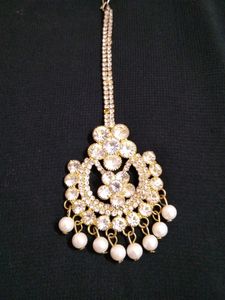 It&#39;s White Colour Maang Tika And Earrings