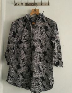 Black And white Net Shrug