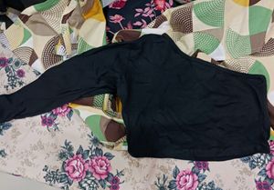 BLACK ONE SHOULDER TOP