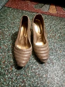 Goldy Jutee Heel