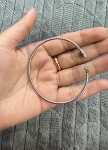 Bow &amp; Stone Silver Bracelet