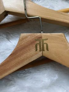 Combo Wooden Premium Hangers 6 Pieces Set