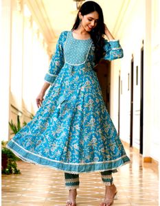 New Unused Floral Print Kurta Set