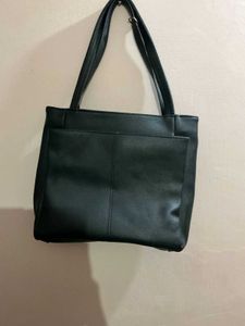 black tote bag