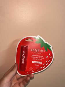 Dot &amp; Key Barrier Repair Hydrating Lip Balm Spf 50