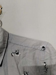 Used Zeus M Size Shirt Half Hands Floral