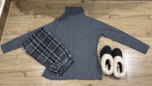 Ribbed Turtleneck Long Sleeve Top