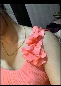 Coral Dress with Flower Detail🌹🌻🌼