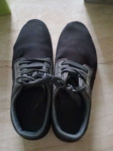 Black Casual Sneakers
